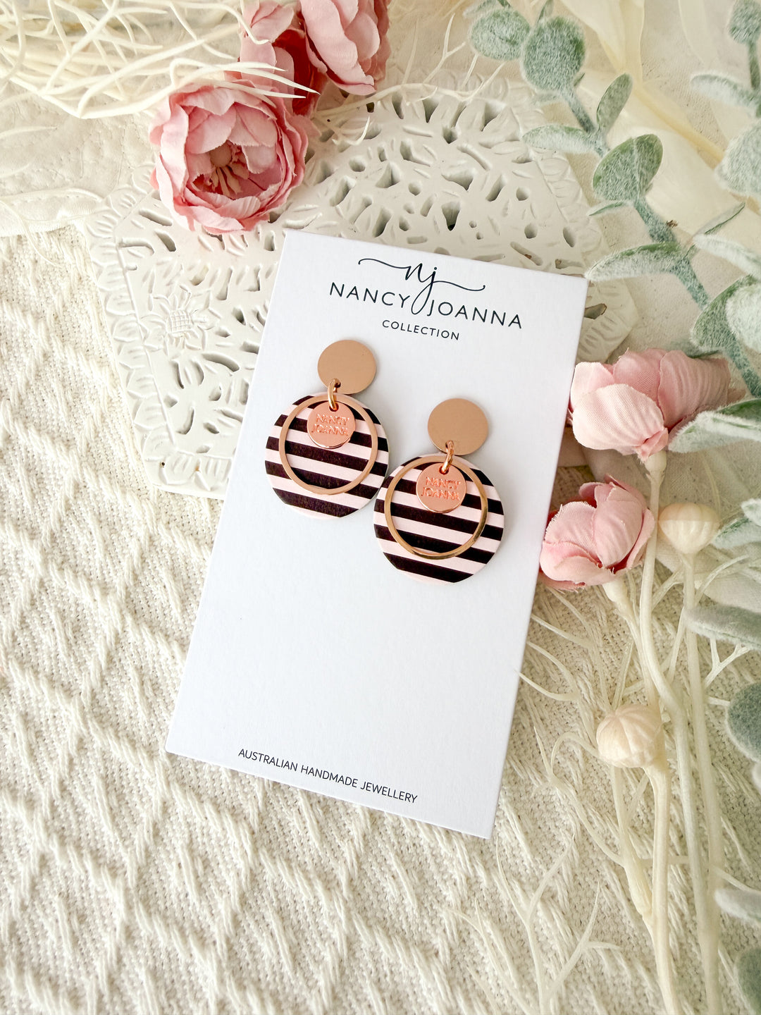 Mini Strips Blushing Chocolate Round Drops