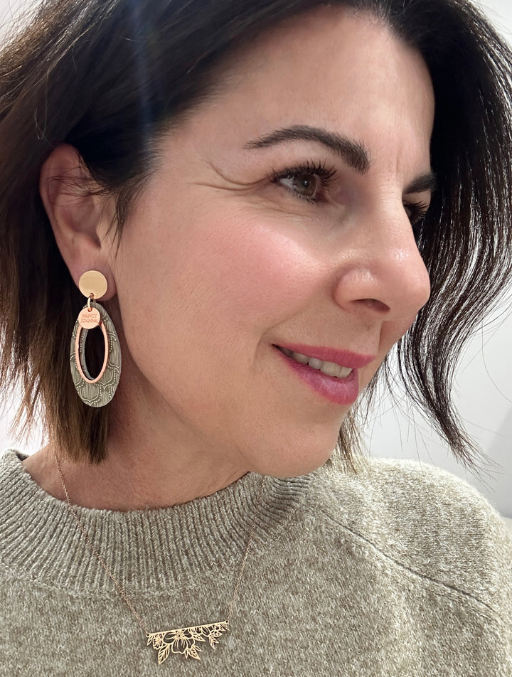 Green Elegant Contour Curve Drops Nancy Joanna